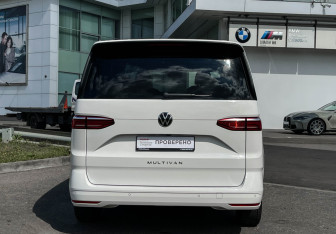 Подержанный автомобиль Volkswagen Multivan 2025 года (6 фото)