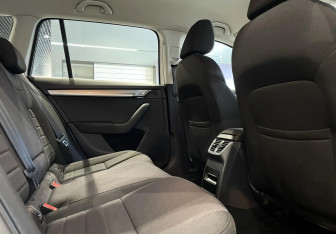 Подержанный автомобиль Skoda Octavia Wagon 2014 года (12 фото)