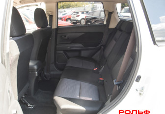 Подержанный автомобиль Mitsubishi Outlander 2013 года (8 фото)