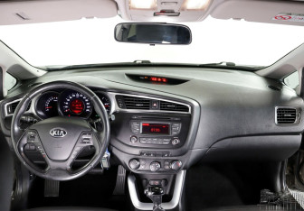 Подержанный автомобиль Kia Ceed Hatchback 2017 года (9 фото)