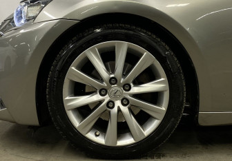 Подержанный автомобиль Lexus IS Sedan 2013 года (9 фото)