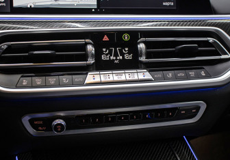 Подержанный автомобиль BMW X5 M 2021 года (19 фото)