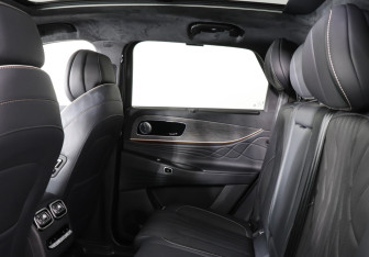 Подержанный автомобиль Jaecoo J8 2024 года (12 фото)