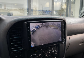 Подержанный автомобиль Toyota Land Cruiser Suv 2000 года (15 фото)