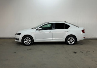 Подержанный автомобиль Skoda Octavia Liftback 2017 года (7 фото)