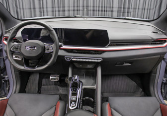 Подержанный автомобиль Geely Coolray 2023 года (14 фото)