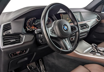 Подержанный автомобиль BMW X5 2021 года (15 фото)