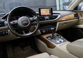Подержанный автомобиль Audi A7 2016 года (31 фото)