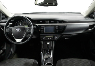 Подержанный автомобиль Toyota Corolla Sedan 2014 года (6 фото)