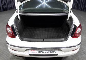 Подержанный автомобиль Volkswagen Passat CC 2011 года (10 фото)