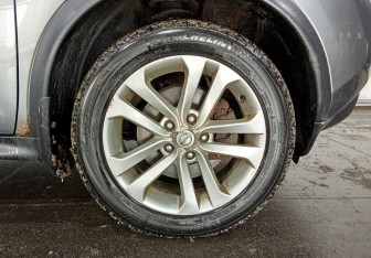 Подержанный автомобиль Nissan Juke 2011 года (18 фото)