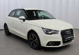 Подержанный автомобиль Audi A1 2011 года (3 фото)