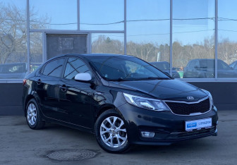 Подержанный автомобиль Kia Rio Sedan 2016 года (3 фото)