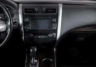 Подержанный автомобиль Nissan Teana 2014 года (13 фото)