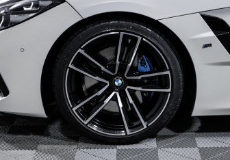 Подержанный автомобиль BMW Z4 Roadster 2020 года (12 фото)