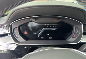 Новый Audi S8 2025 (3 фото)