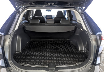 Подержанный автомобиль Toyota RAV4 2019 года (10 фото)