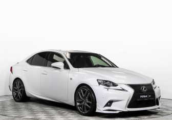 Подержанный автомобиль Lexus IS Sedan 2015 года (2 фото)