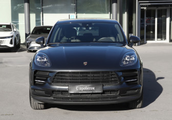 Подержанный автомобиль Porsche Macan 2019 года (2 фото)