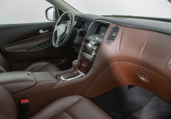 Подержанный автомобиль Infiniti EX 2011 года (9 фото)