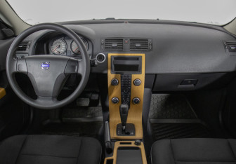 Подержанный автомобиль Volvo C30 2012 года (13 фото)