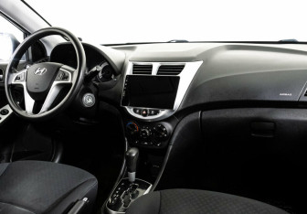 Подержанный автомобиль Hyundai Solaris Hatchback 2014 года (5 фото)