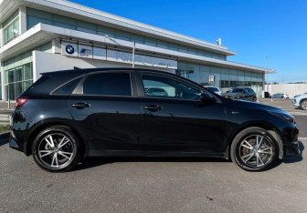 Подержанный автомобиль Kia Ceed Hatchback 2022 года (4 фото)