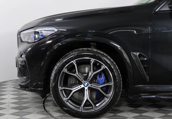 Подержанный автомобиль BMW X5 2020 года (8 фото)