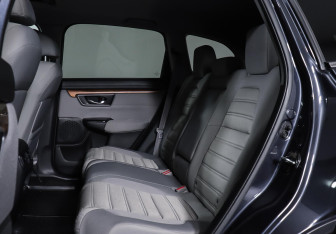 Подержанный автомобиль Honda CR-V 2017 года (18 фото)