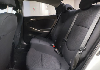 Подержанный автомобиль Hyundai Solaris Sedan 2012 года (11 фото)