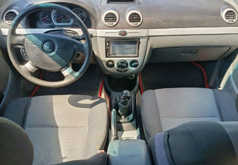 Подержанный автомобиль Chevrolet Lacetti Wagon 2008 года (10 фото)