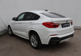 Подержанный автомобиль BMW X4 2017 года (6 фото)