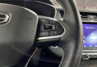 Подержанный автомобиль Geely Atlas Pro 2022 года (16 фото)