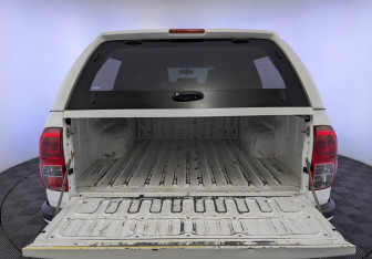 Подержанный автомобиль Toyota Hilux 2019 года (9 фото)