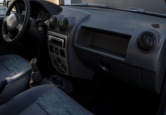 Подержанный автомобиль Renault Logan Sedan 2009 года (9 фото)