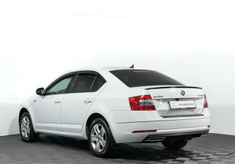 Подержанный автомобиль Skoda Octavia Liftback 2020 года (7 фото)