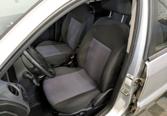 Подержанный автомобиль Ford Fusion 2010 года (19 фото)