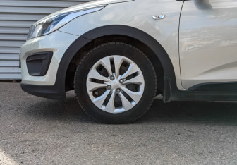 Подержанный автомобиль Kia Rio Hatchback 2020 года (17 фото)