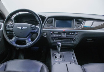 Подержанный автомобиль Hyundai Genesis 2014 года (13 фото)