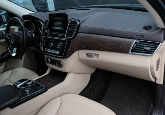 Подержанный автомобиль Mercedes-Benz GLE 2016 года (7 фото)