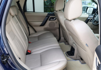 Подержанный автомобиль Land Rover Freelander 2012 года (12 фото)