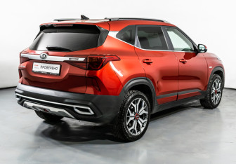 Подержанный автомобиль Kia Seltos 2020 года (5 фото)