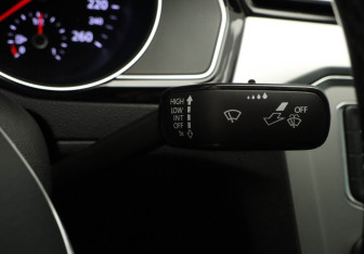 Подержанный автомобиль Volkswagen Passat Sedan 2015 года (13 фото)