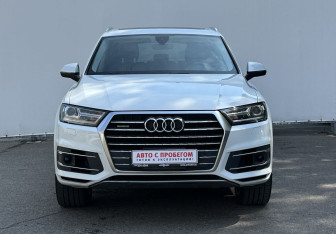 Подержанный автомобиль Audi Q7 2017 года (2 фото)