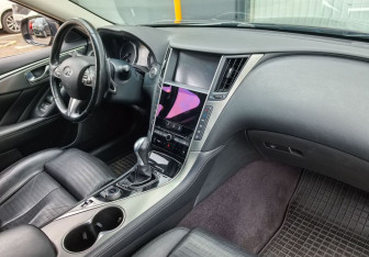 Подержанный автомобиль Infiniti Q50 2015 года (12 фото)