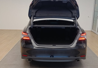 Подержанный автомобиль Toyota Camry Sedan 2022 года (7 фото)