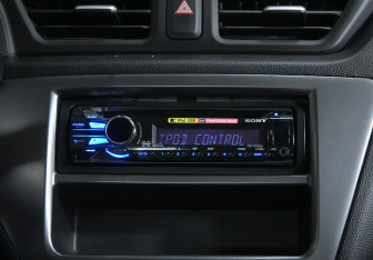 Подержанный автомобиль Kia Rio Sedan 2012 года (12 фото)