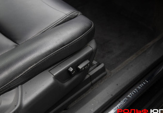 Подержанный автомобиль Volvo XC90 2005 года (16 фото)