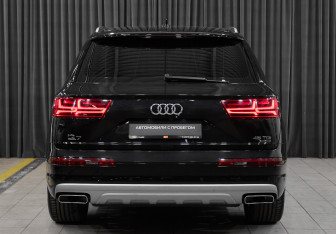 Подержанный автомобиль Audi Q7 2019 года (5 фото)