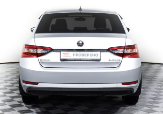 Подержанный автомобиль Skoda Superb Liftback 2016 года (7 фото)